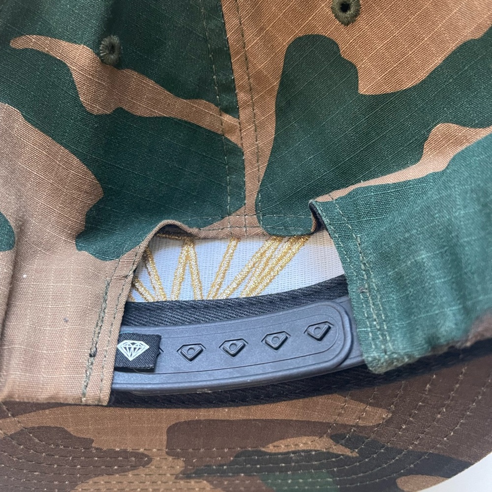 Diamond Supply Co. rip stop Camouflage/gold SnapBack 
**deadstock & rare** 
NWT - Picture 2 of 2
